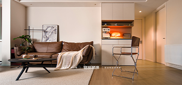 120㎡奶油复古风住宅｜当原木与光影，住进绘画师的治愈之家 