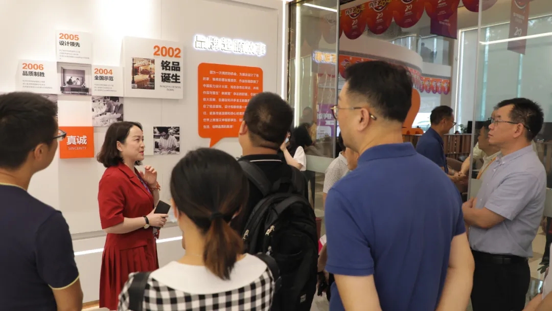 铭品装饰管理中心总经理介绍企业展厅 铭品装饰管理中心总经理介绍企业展厅