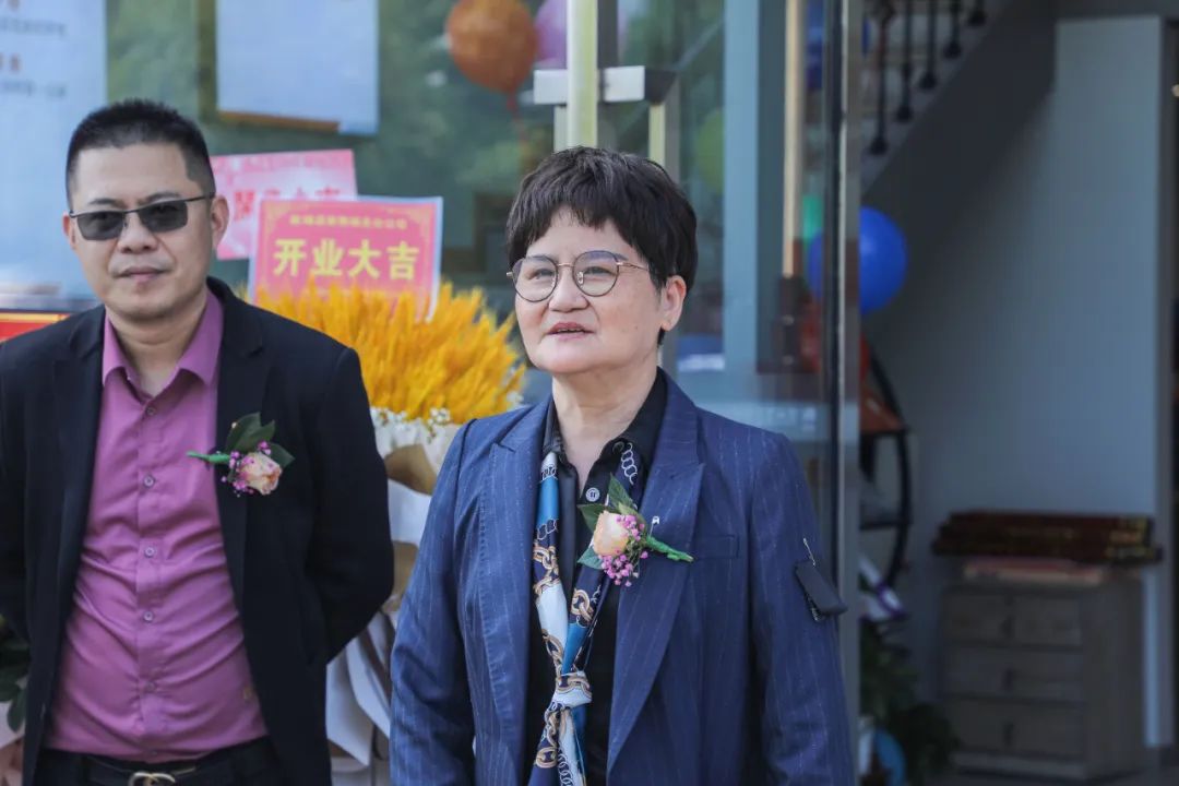 铭品装饰城北分公司重装开业